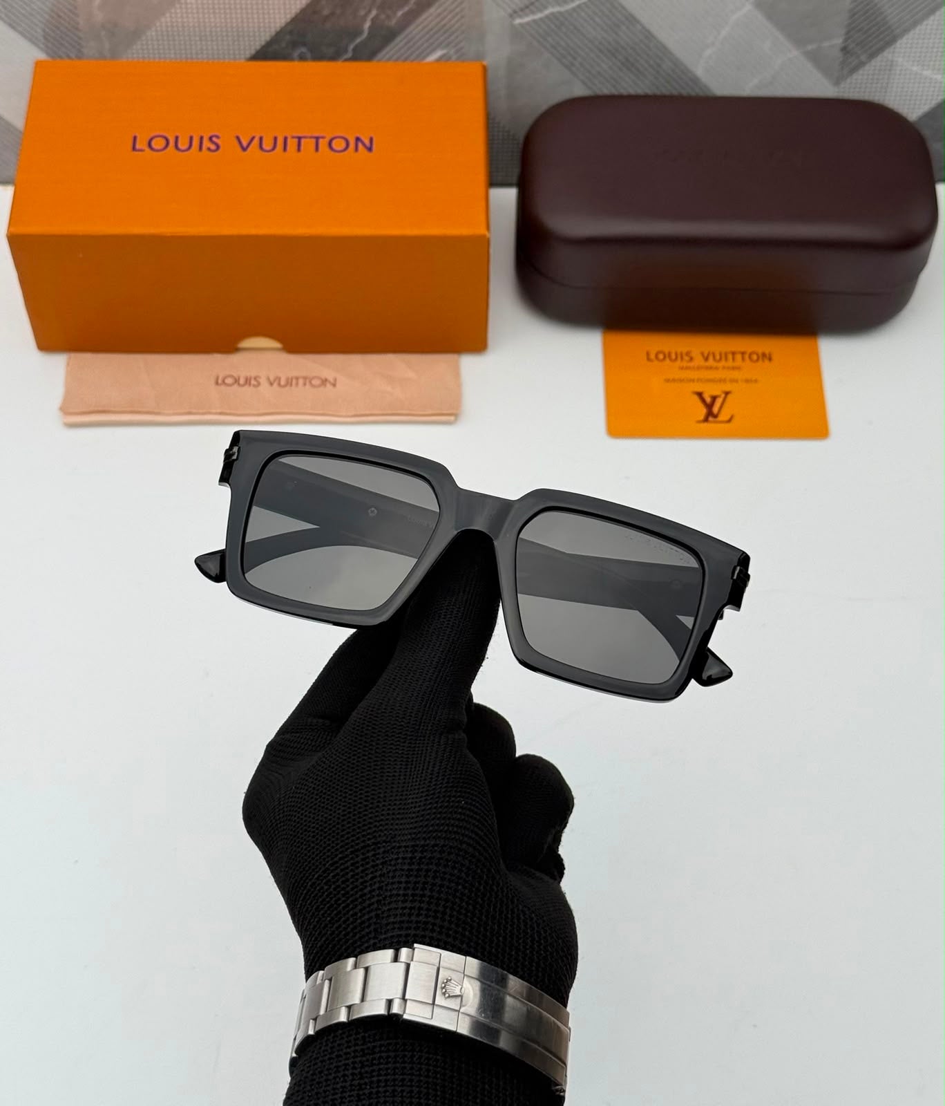 LOUIS VUITTON