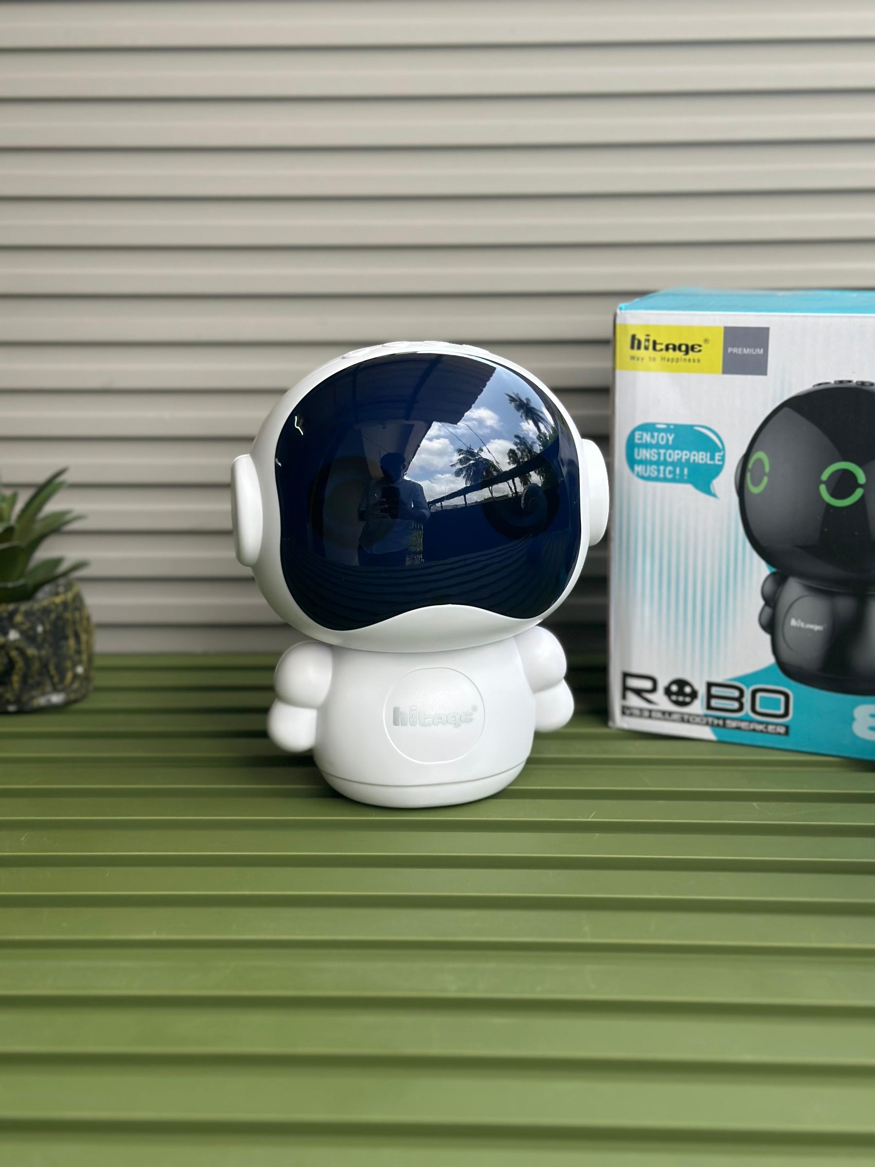 ROBO SPEAKER