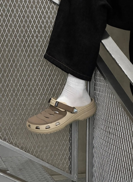CROCS YUKON – PREMIUM TRENDING FOOTWEAR
